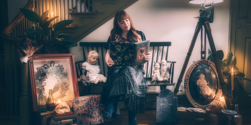 Amy Bruni tour update shared with Paranormal Circle members, including merch info and upcoming livestream schedule.